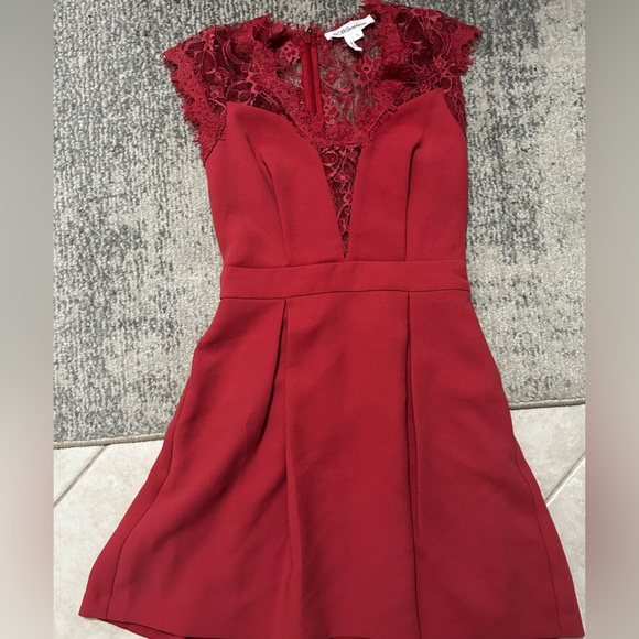 Raspberry colored lace inlay BCBG dress size 0 - Picture 3 of 5
